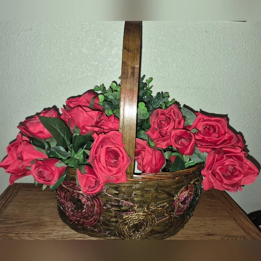 Vintage Wicker Woven Basket Swirl Design